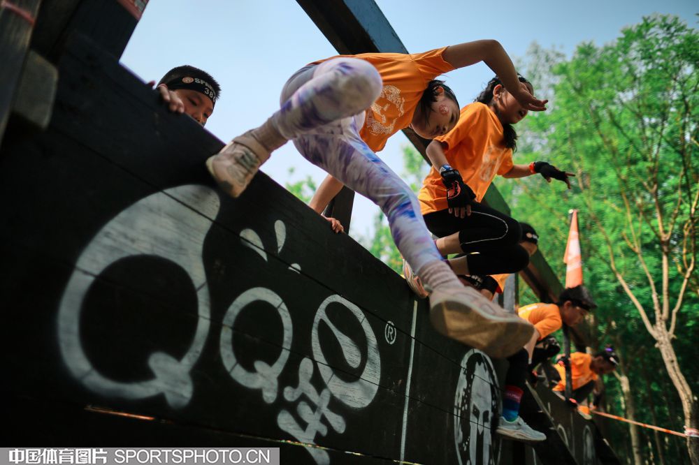 胜利增光添 胜利增光添